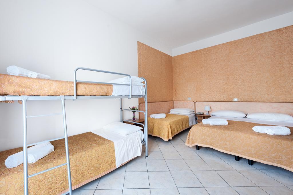 Regina Hotel E Ristorante ปุนตามารีนา ภายนอก รูปภาพ