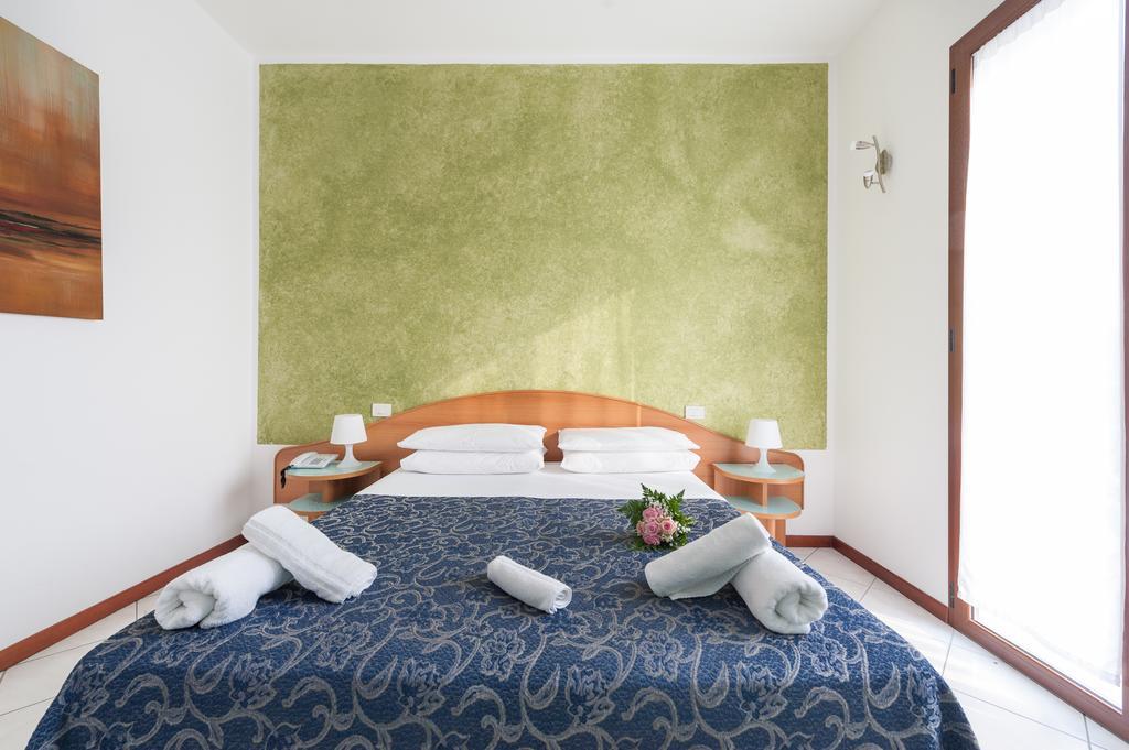 Regina Hotel E Ristorante ปุนตามารีนา ภายนอก รูปภาพ