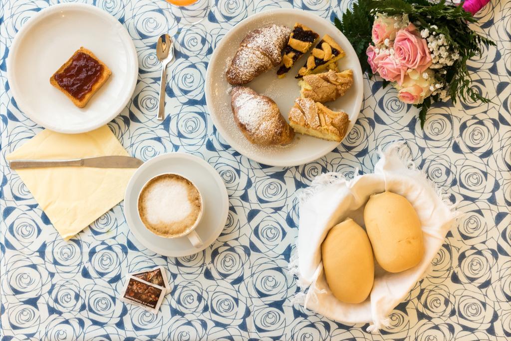 Regina Hotel E Ristorante ปุนตามารีนา ภายนอก รูปภาพ