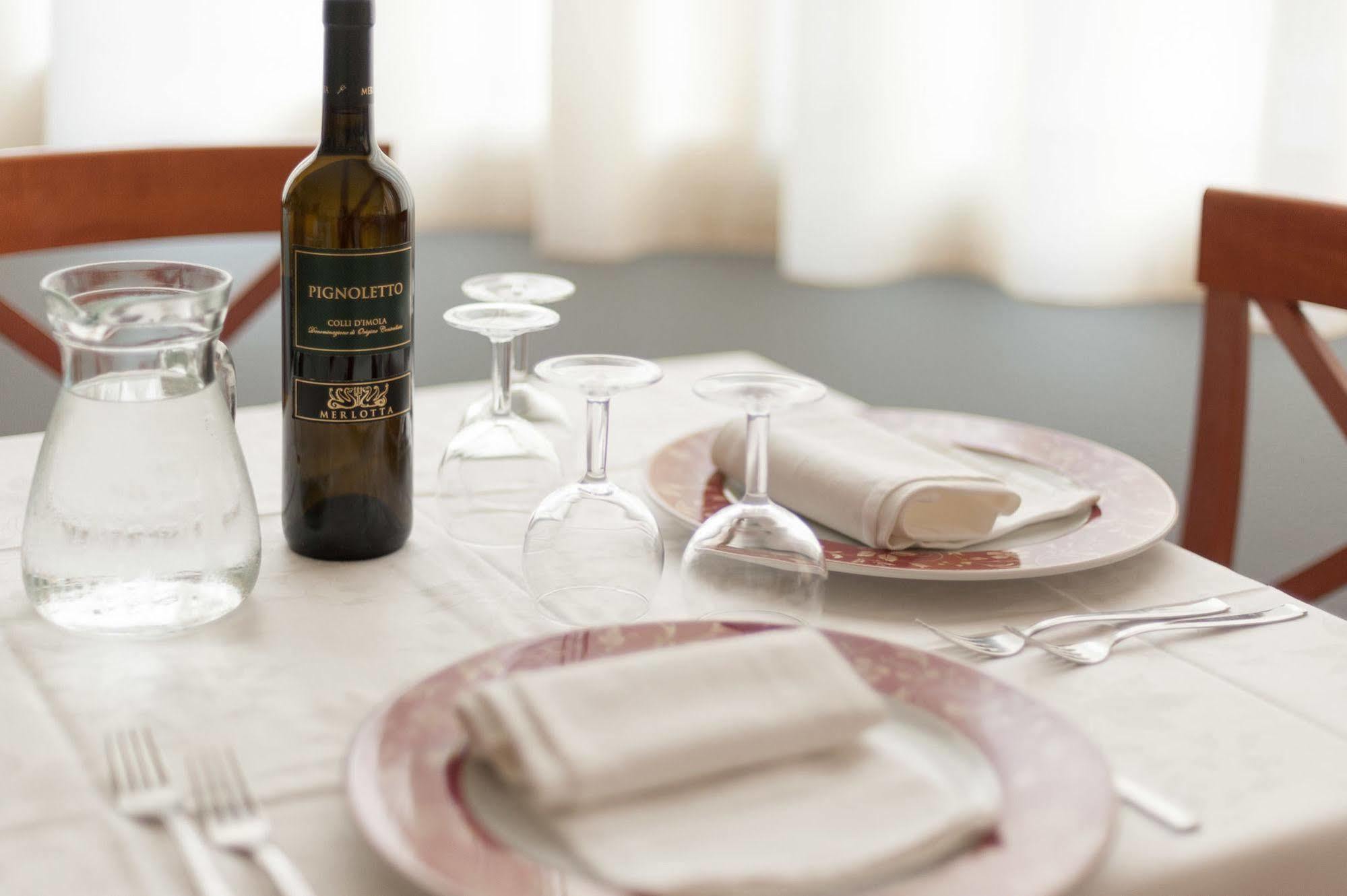 Regina Hotel E Ristorante ปุนตามารีนา ภายนอก รูปภาพ